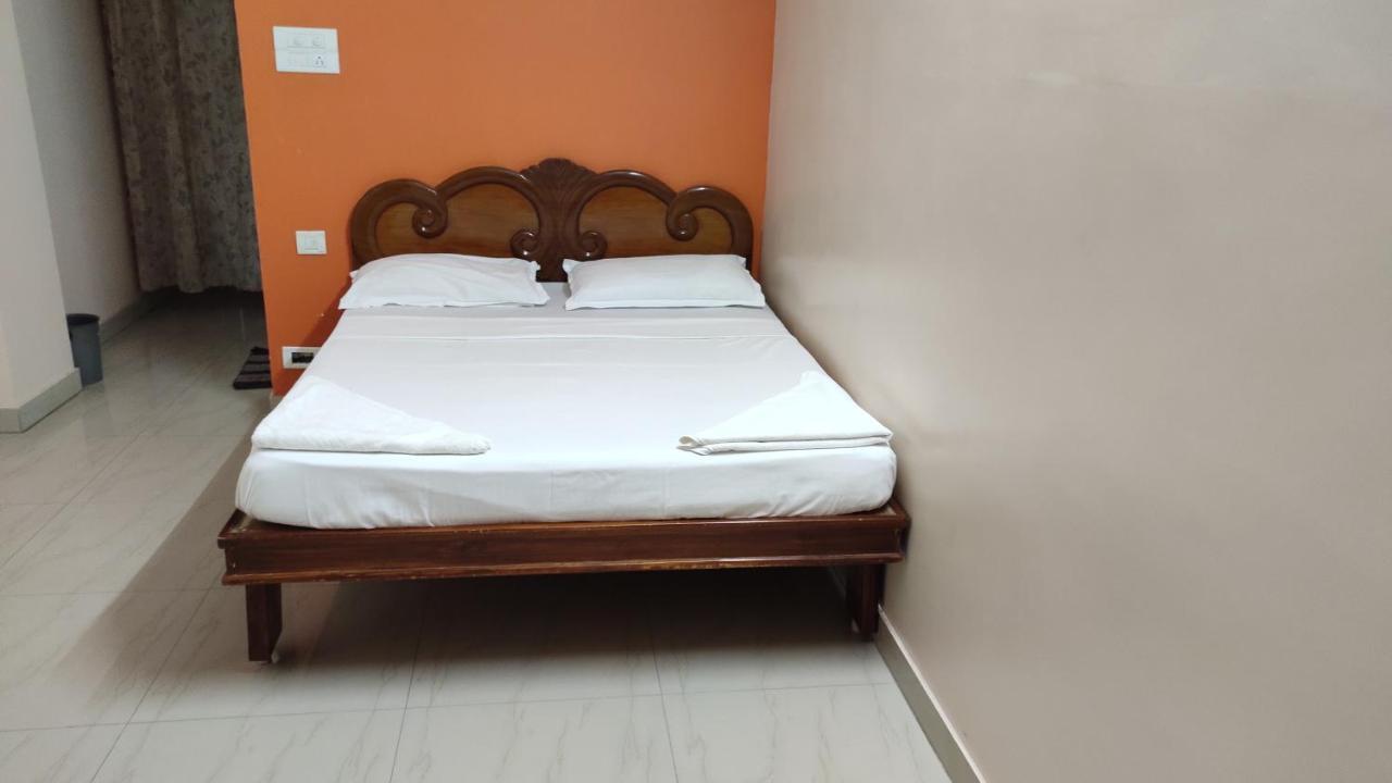 Sibi Lodge Коимбаторе Екстериор снимка