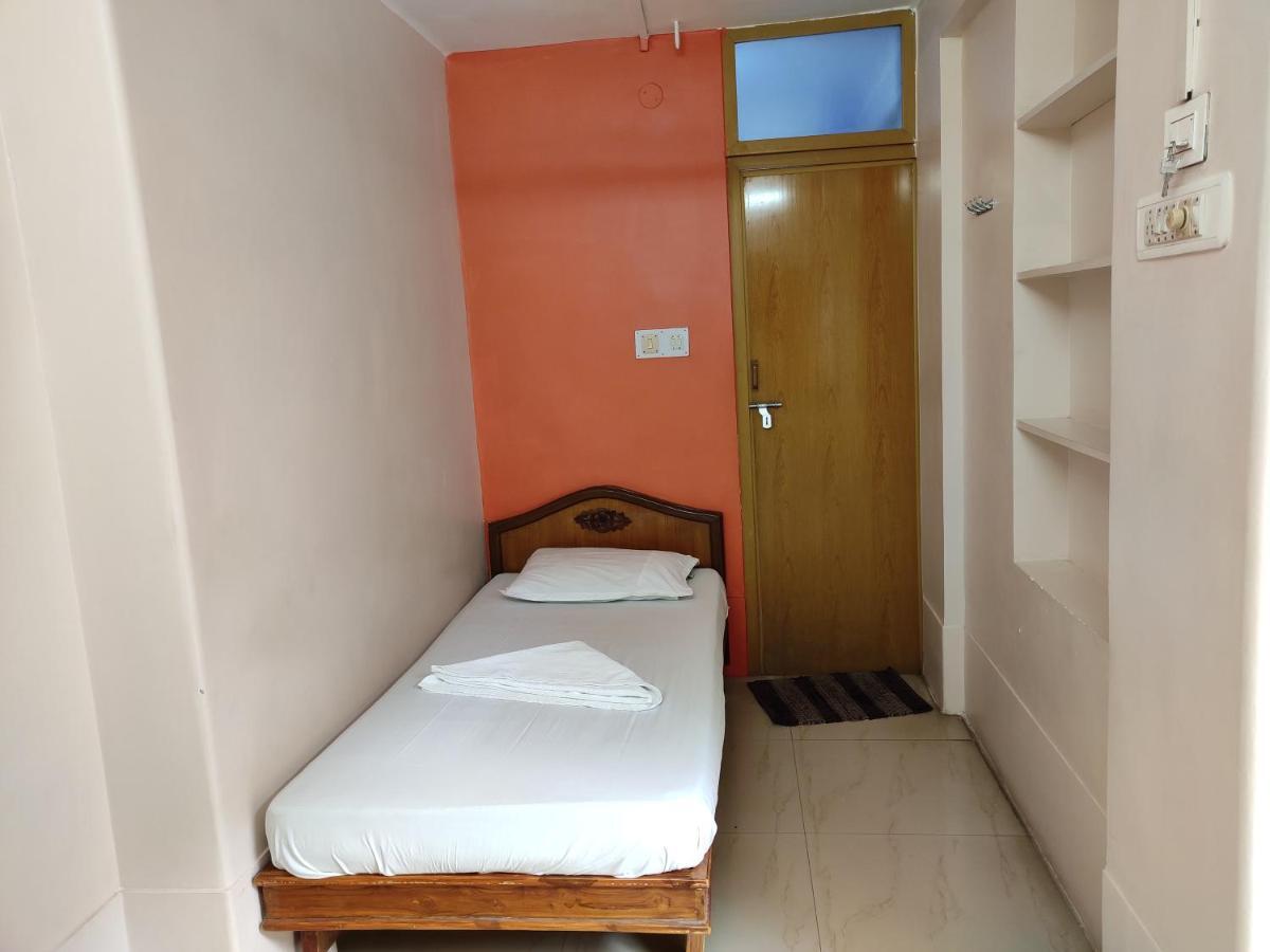 Sibi Lodge Коимбаторе Екстериор снимка