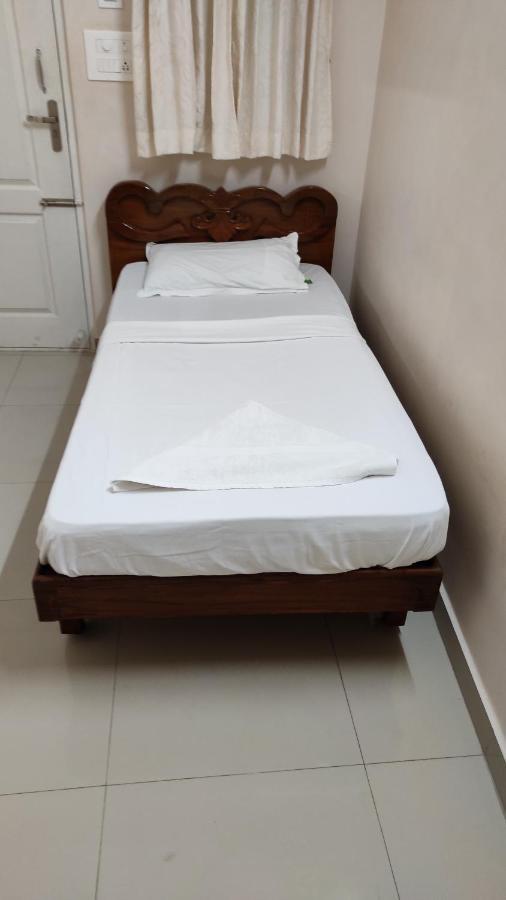 Sibi Lodge Коимбаторе Екстериор снимка